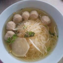 ก๋วยเตี๋ยวเนื้อน้ำใส