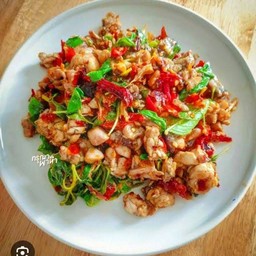 กระเพรากบราดข้าว