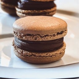 Chocolate Macaron