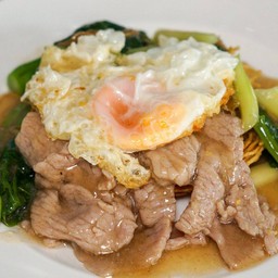 ราดหน้าไข่ดาววววววว