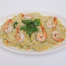 ข้าวผัดกุ้งจานใหญ่