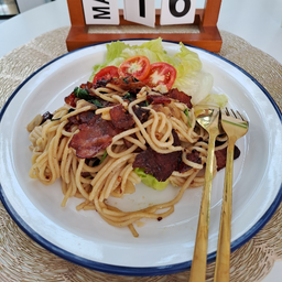 สปาเก๊ตตี้เบค่อนผัดพริกแห้ง