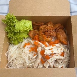 Box of joy - เส้นหมี่ไก่ฉีก