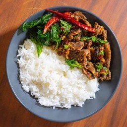 กะเพราโคขุนชิ้น