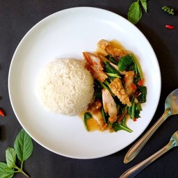 ข้าวคะน้าหมูกรอบ