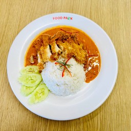 ข้าวไก่กรอบซอสพะแนง