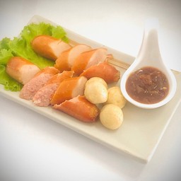 ลูกชิ้นทอด ( fried meatballs )