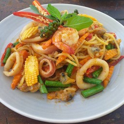 สปาเก็ตตี้ผัดฉ่าทะล