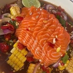 ยำข้าวโพดแซลม่อน