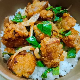 ข้าวยำไก่ซี๊ด