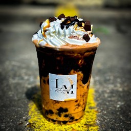 ชาไทยปั่นลาวาชิฟท็อปวิปครีม