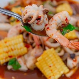 เซ็ท 3 ยำรวม กับ ยำแซลมอน ฟรี โค้ก