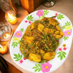 ไก่ผัดผงกาหรี่