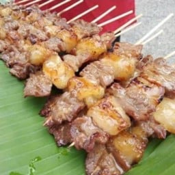 ร้านเนื้อย่าง&ทอดมันแม่แดง