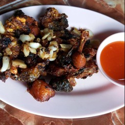 กบทอดกระเทียม