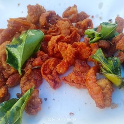 หนังไก่กรอบทอดกระเทียม