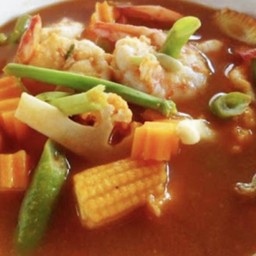 แกงส้มกุ้งผักรวม