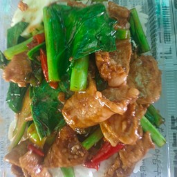 ด่วนแดกกะเพราถาด