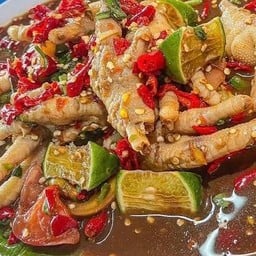 ยำตีนไก่ใส่น้ำปลาร้า