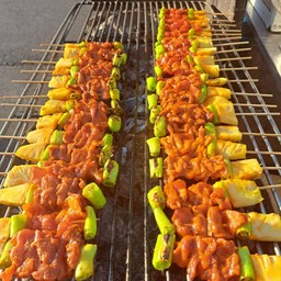 บาร์บีคิวหมู 10 ไม้ แถม 1 ไม้