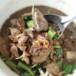 บ้านก๋วยเตี๋ยวฟองฟาดำเนินสะดวก
