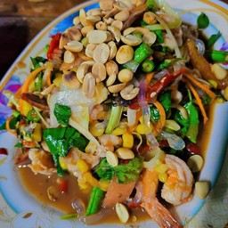 ตำสารพัด(ใส่อะไรแจ้งได้เลย 3 อย่างนะคะ)