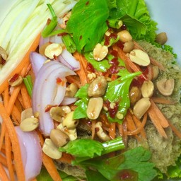 ชุดเล็ก 35 g. (ครึ่งแพ) + น้ำยำแซบ + ผักเครื่องเคียง
