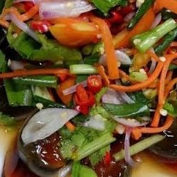 ยำไข่เยี่ยวม้า