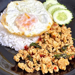 กะเพราพริกแห้ง