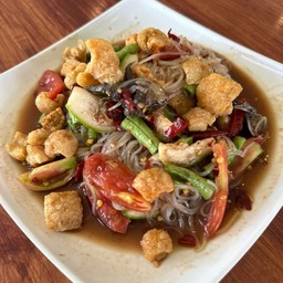 ตำเส้นเล็กหมูกรอบ