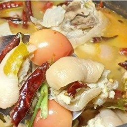 ต้มยำขาหมูใบชะมวง