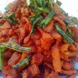 สามชั้นติดมันทอดกระเทียม