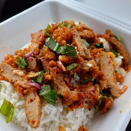 ข้าวยำหมูทอด