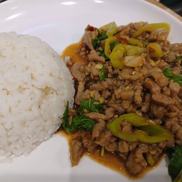 ข้าวกะเพราเนื้อสับ