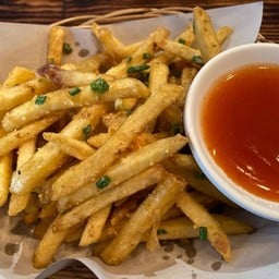 เฟรนช์ฟรายส์ไข่เค็ม