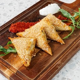 Crispy Spinach Pie 'Spanakopita' (V)