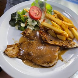สเต๊กอกไก่ ซอสเกรวี่พริกไทยดำ