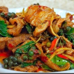 แอบอิ่ม 1