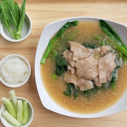 เส้นใหญ่ราดหน้าหมูหมัก พิเศษ