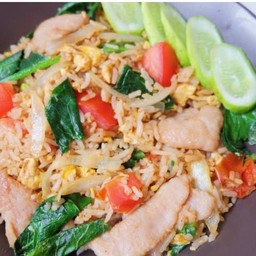 ข้าวผัดหมูชิ้น