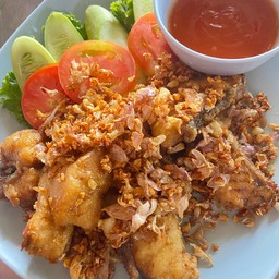 ปลาเก๋าผัดกระเทียม (แบบชิ้น)