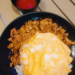 ข้าวหมูทอดน้ำปลา
