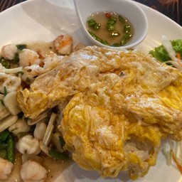ข้าวกุ้งผัดพริกขี้หนูไข่ข้น