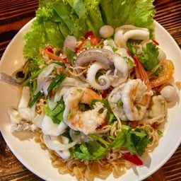 ยำมาม่าทะเล