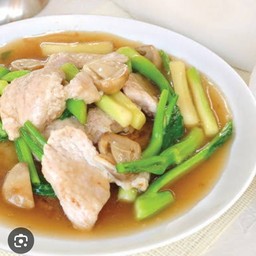 ราดหน้าไก่