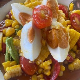 ตำข้าวโพดไข่เค็ม