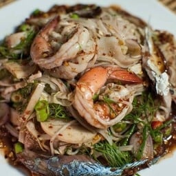 ยำขนมจีน by คุณหญิง