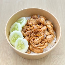 ข้าวไก่ทอดกระเทียมพริกไทย