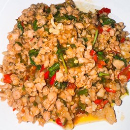 กะเพราหมูสับ (กับข้าว)