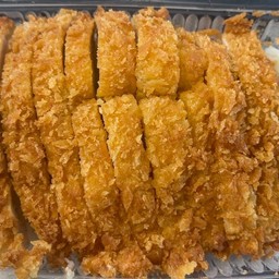 ข้าวหน้าหมูทอด เสริฟคุ่กับซอสทงคัตสึ